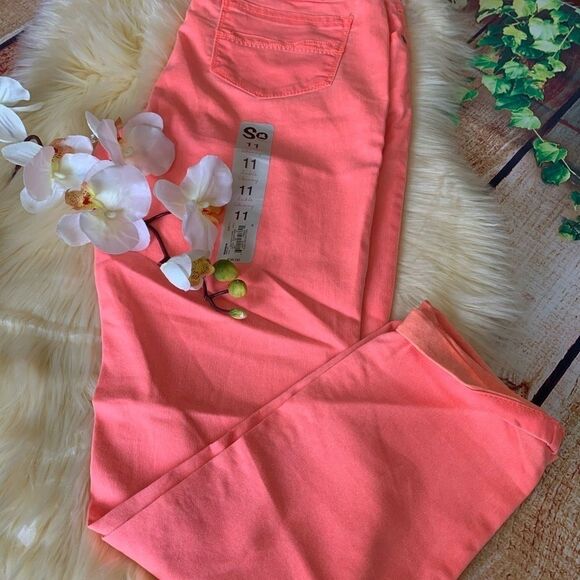 SO Coral Ankle Pants Size 11 - Picture 2 of 4